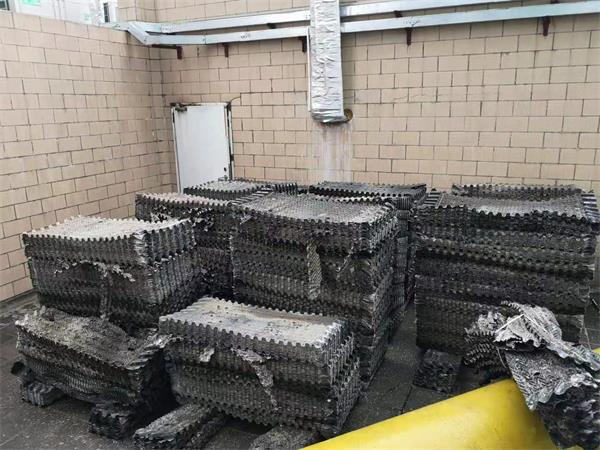 玻璃鋼冷卻塔工作時(shí)是怎樣運(yùn)作的?(玻璃鋼冷卻塔運(yùn)作