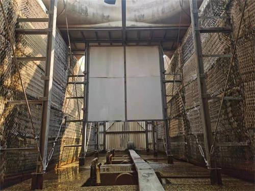 玻璃鋼冷卻塔底盤漏水主要原因?(玻璃鋼冷卻塔漏水怎