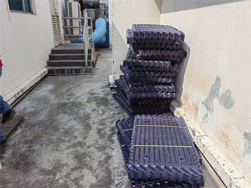 開式冷卻塔噴嘴的布置形式(閉式冷卻塔與開式冷卻塔)